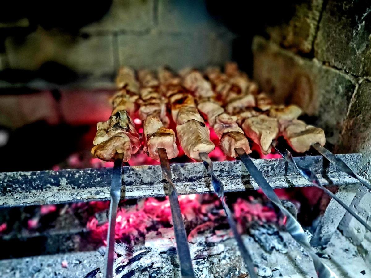 Hotel Maspindzelo Kutaisi Bagian luar foto