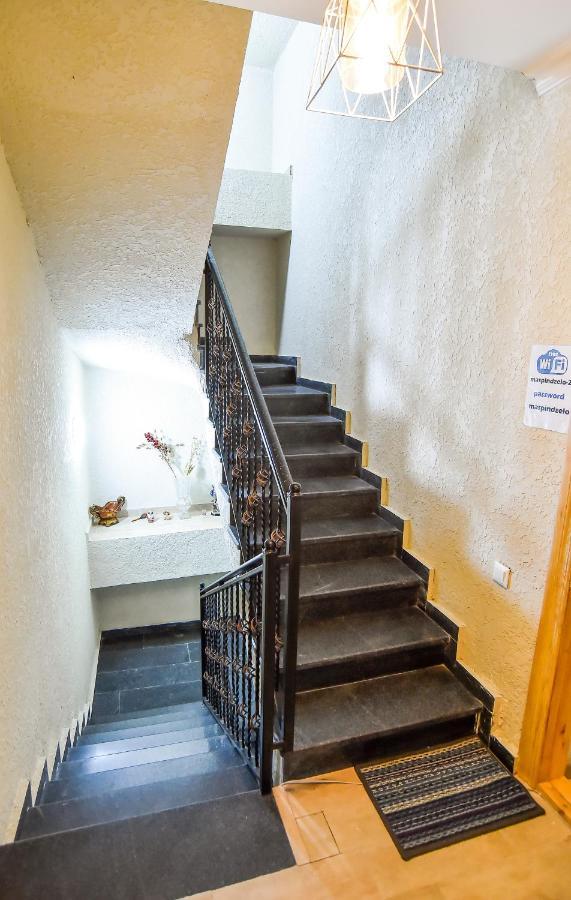Hotel Maspindzelo Kutaisi Bagian luar foto