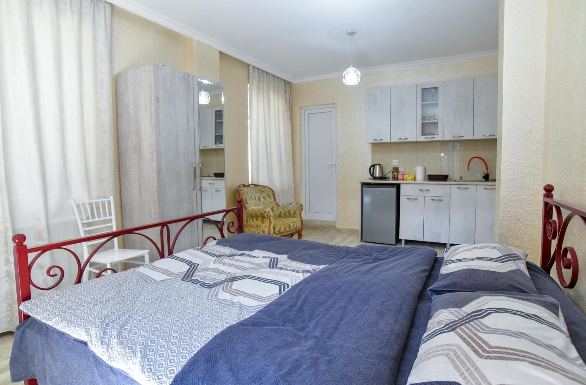 Hotel Maspindzelo Kutaisi Bagian luar foto