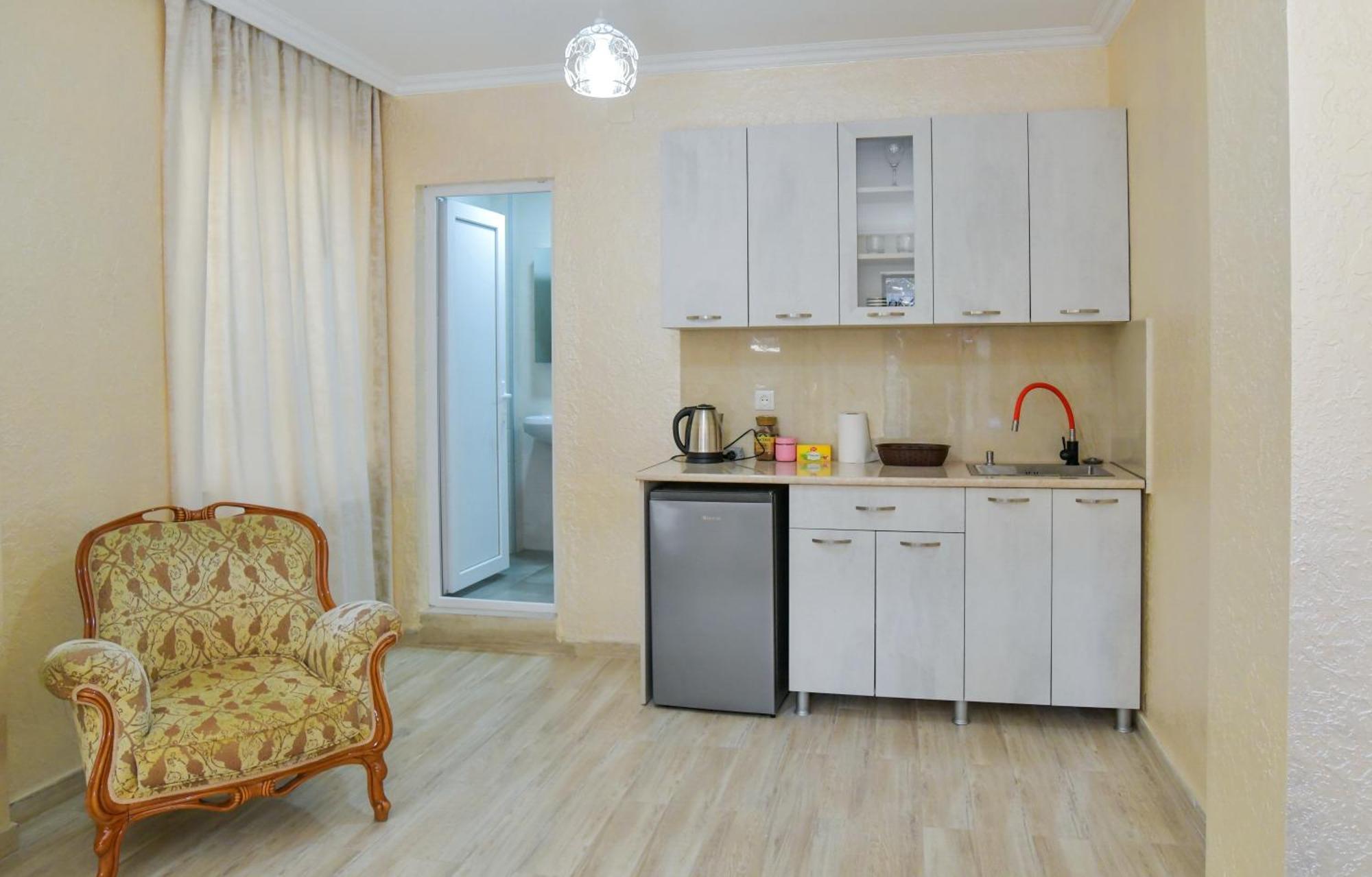Hotel Maspindzelo Kutaisi Bagian luar foto